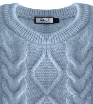 Дамски пуловер бие син