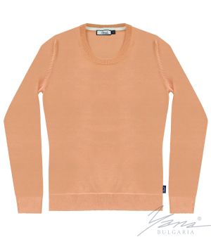 Women's crew neck sweater in peach